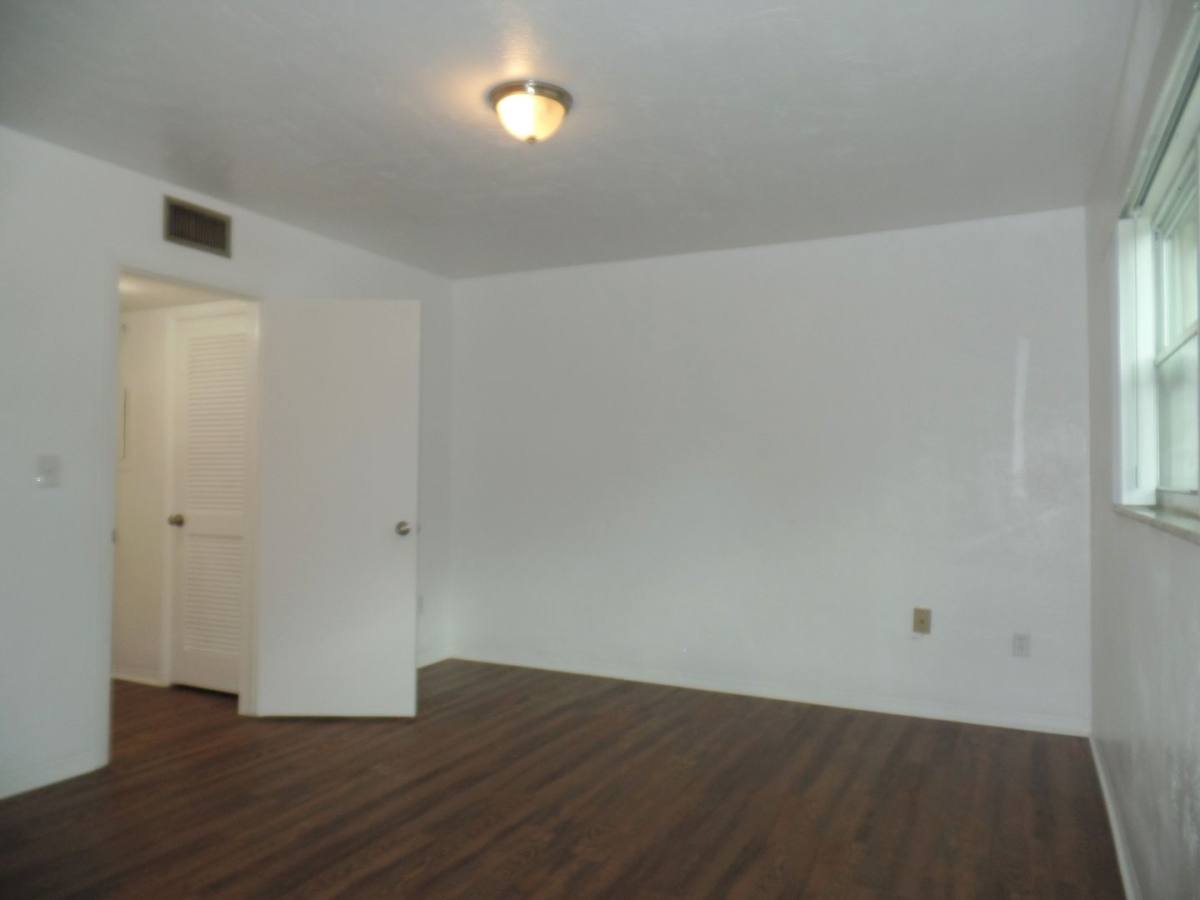 Apartment for rent at 1260 70th St N, Saint Petersburg, FL 33710