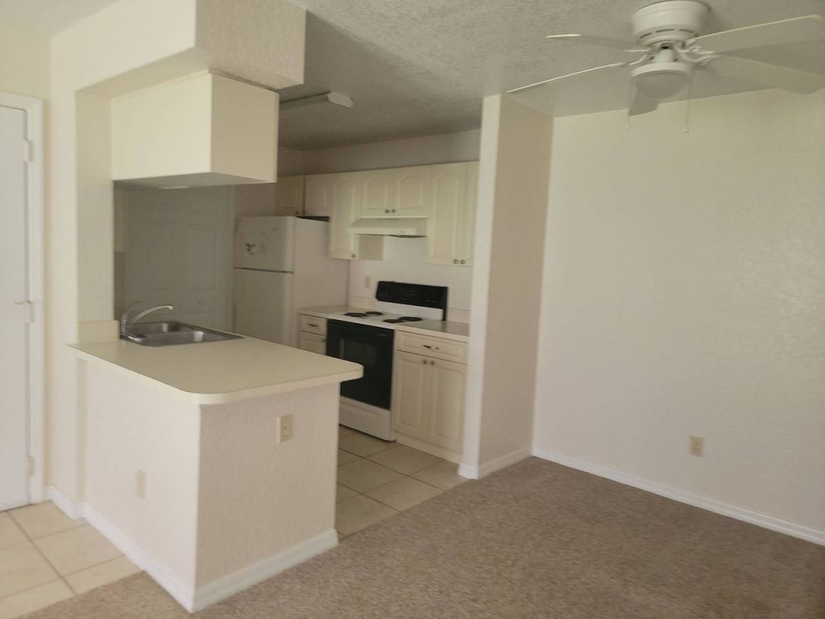 Condo for rent at 2550 N Alafaya Trail, Orlando, FL 32826