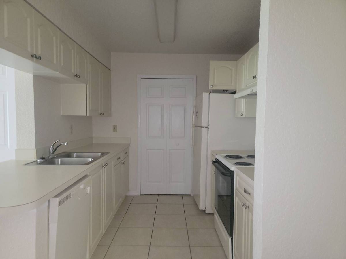 Condo for rent at 2550 N Alafaya Trail, Orlando, FL 32826