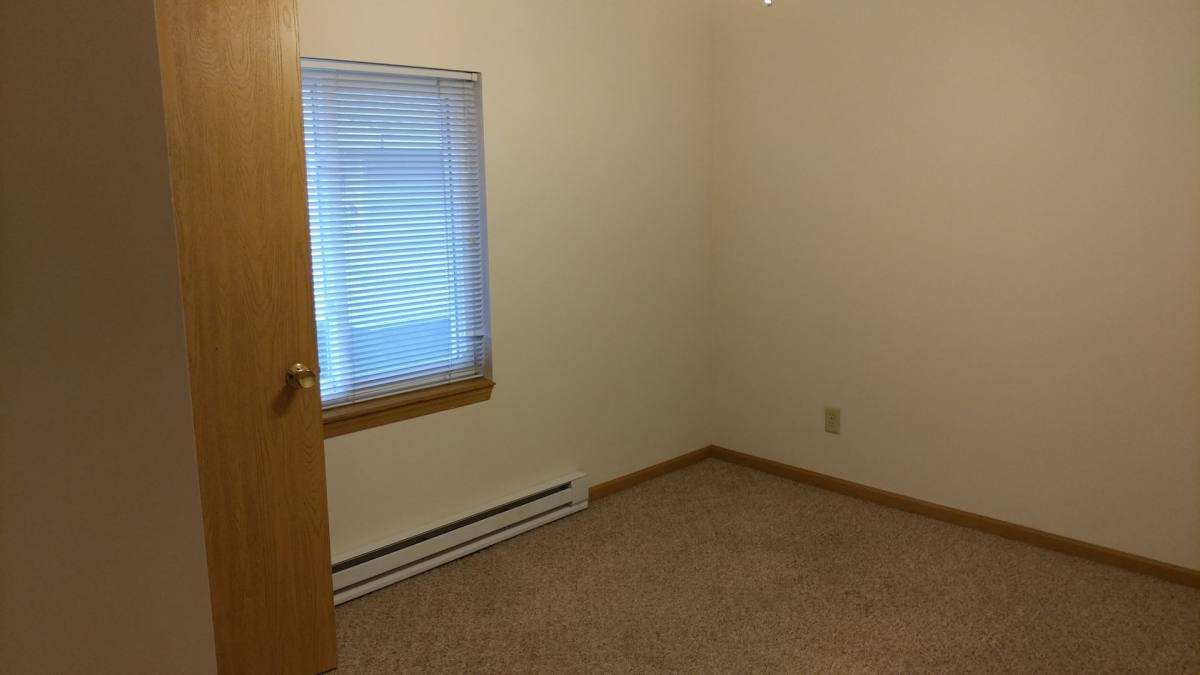 Apartment for rent at 137 John St, Dekalb, IL 60115