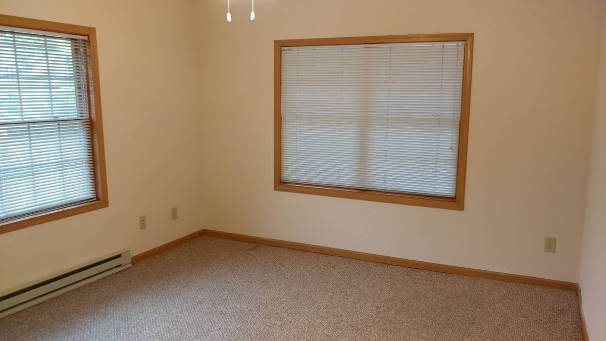 Apartment for rent at 137 John St, Dekalb, IL 60115