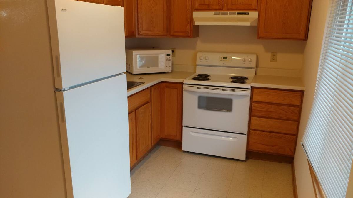 Apartment for rent at 137 John St, Dekalb, IL 60115