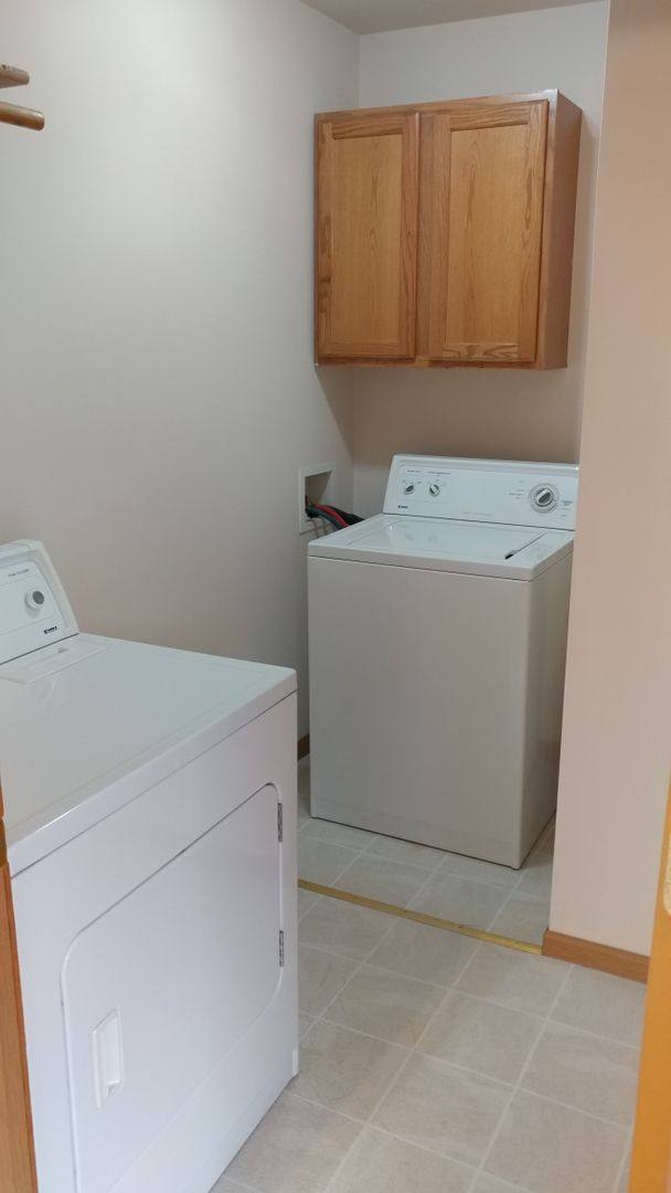 Apartment for rent at 137 John St, Dekalb, IL 60115