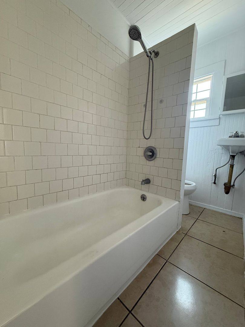 Apartment for rent at 7400 Roseberry Ave, Huntington Park, CA 90255