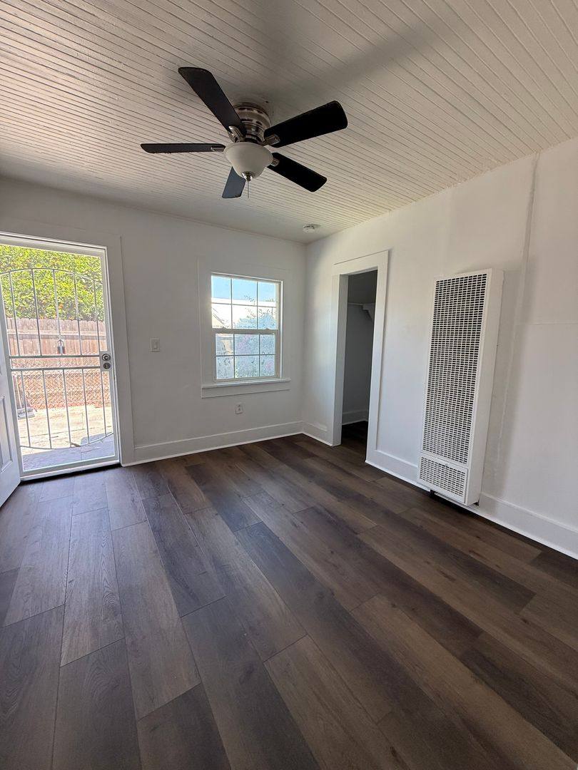 Apartment for rent at 7400 Roseberry Ave, Huntington Park, CA 90255