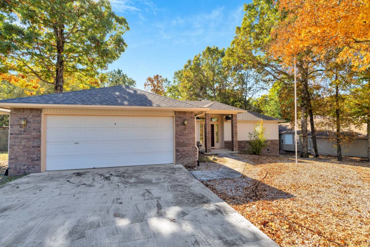 House for rent at 5 Longleat Lane, Bella Vista, AR 72714
