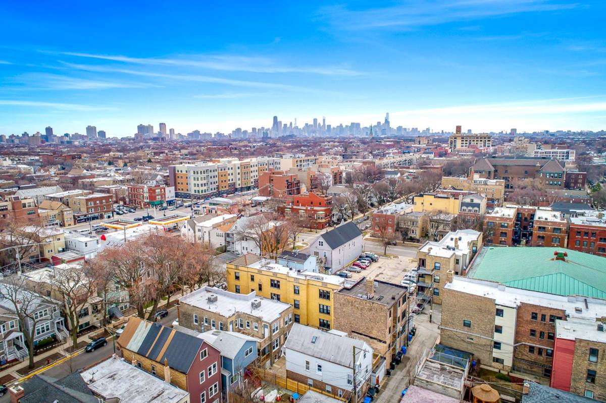 Apartment for rent at 3618 N Marshfield Ave, Chicago, IL 60613
