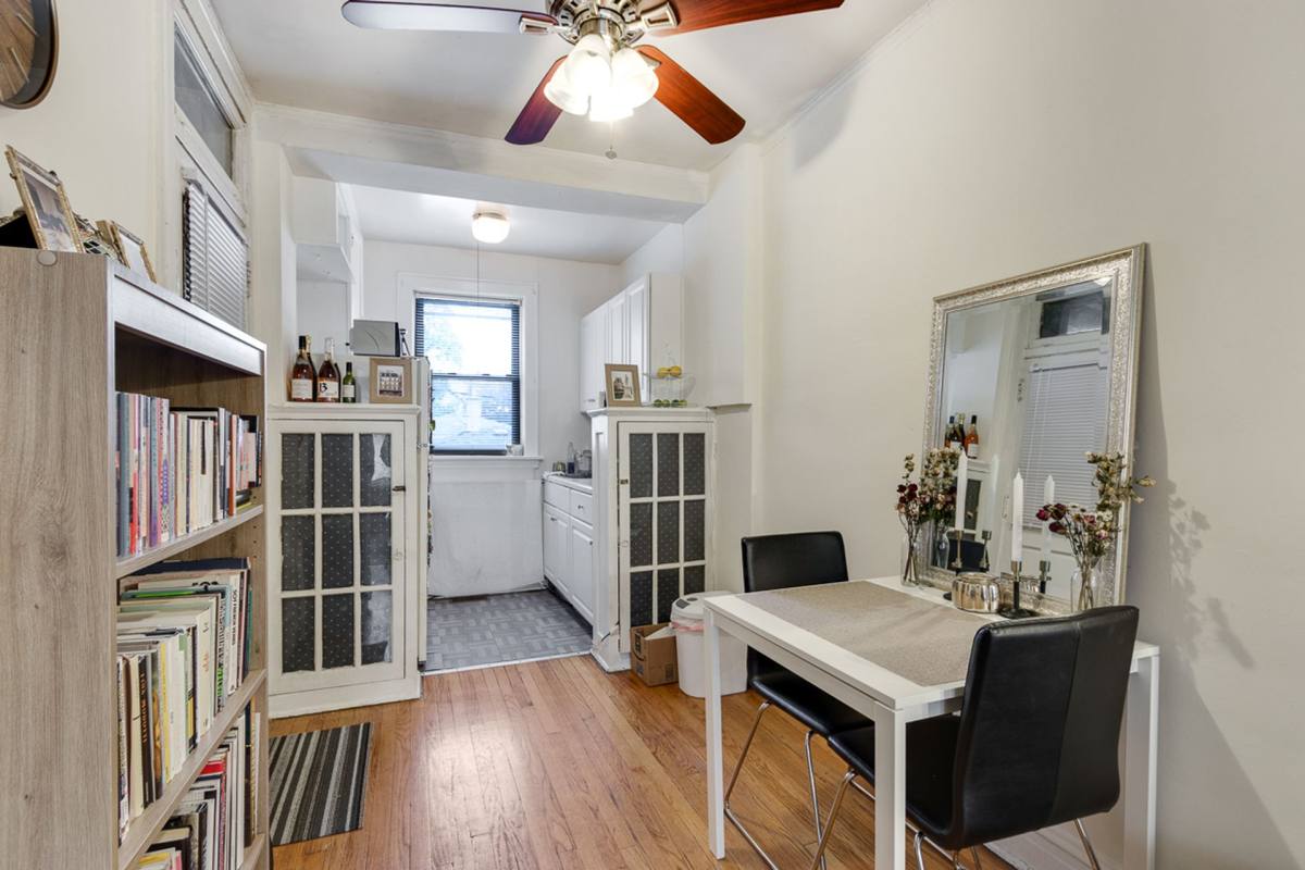 Apartment for rent at 3618 N Marshfield Ave, Chicago, IL 60613