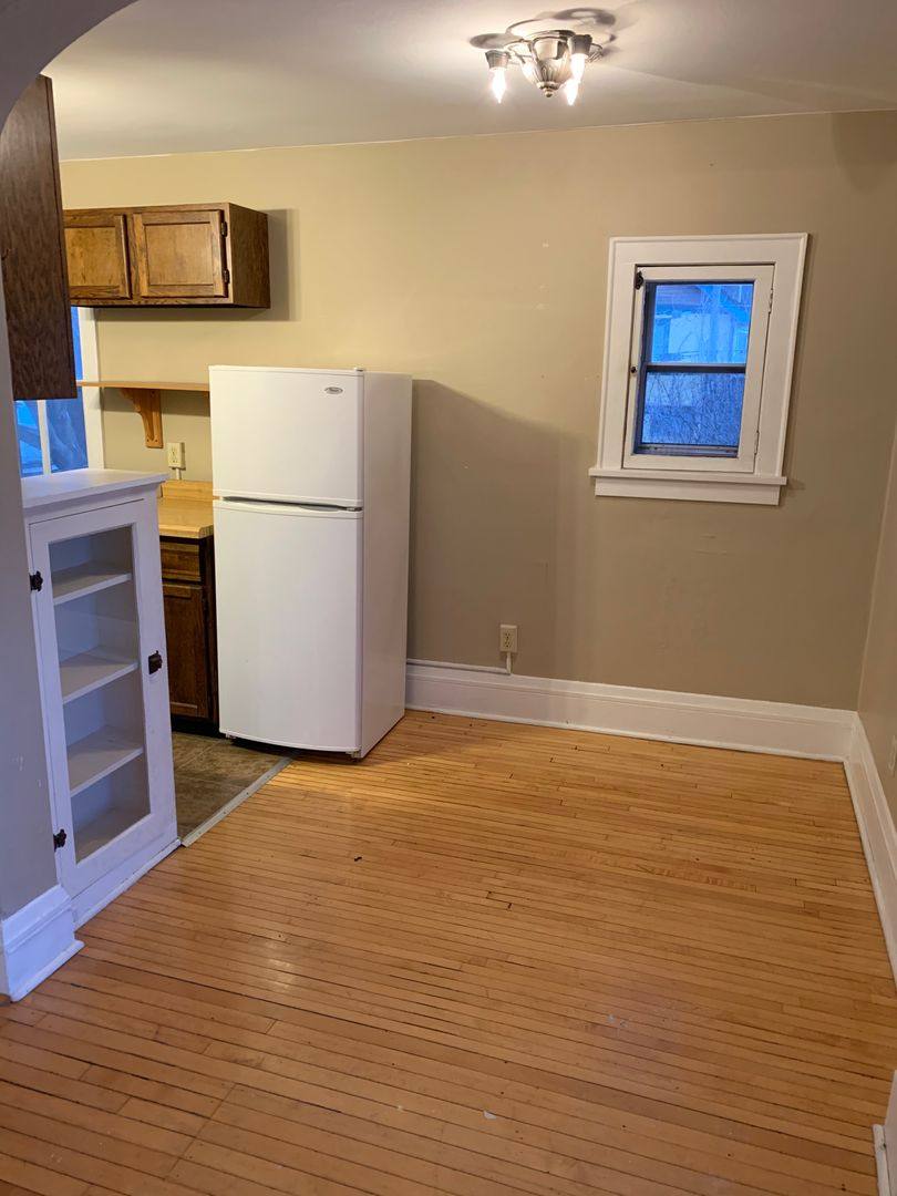 Apartment for rent at 116 Lexington Parkway N, Saint Paul, MN 55104