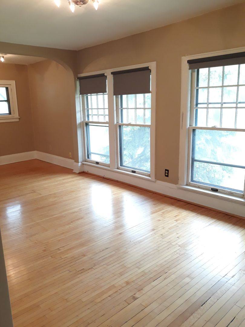Apartment for rent at 116 Lexington Parkway N, Saint Paul, MN 55104