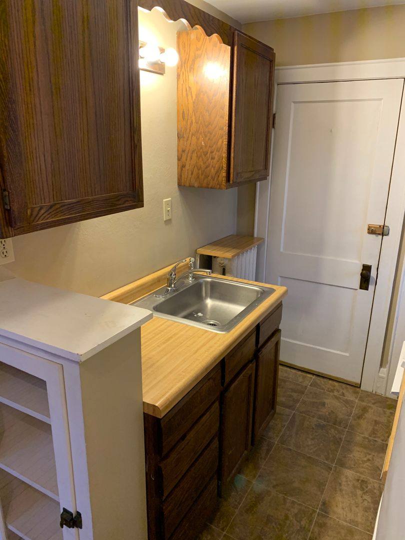 Apartment for rent at 116 Lexington Parkway N, Saint Paul, MN 55104