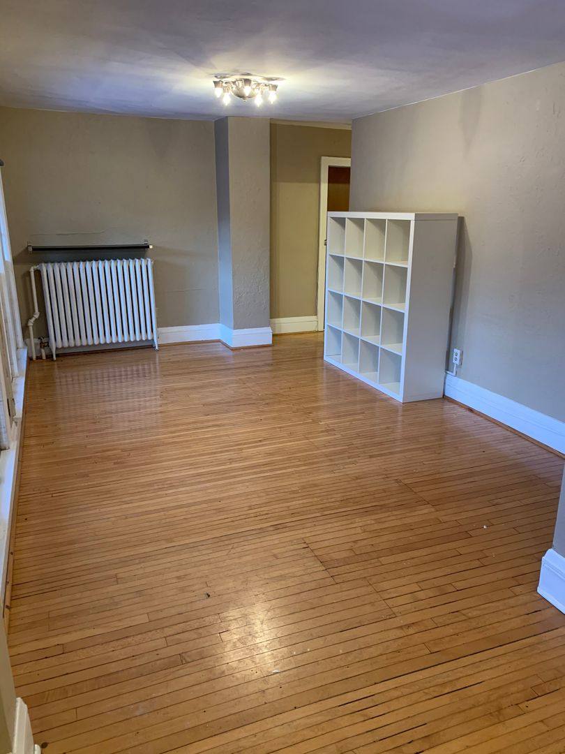 Apartment for rent at 116 Lexington Parkway N, Saint Paul, MN 55104