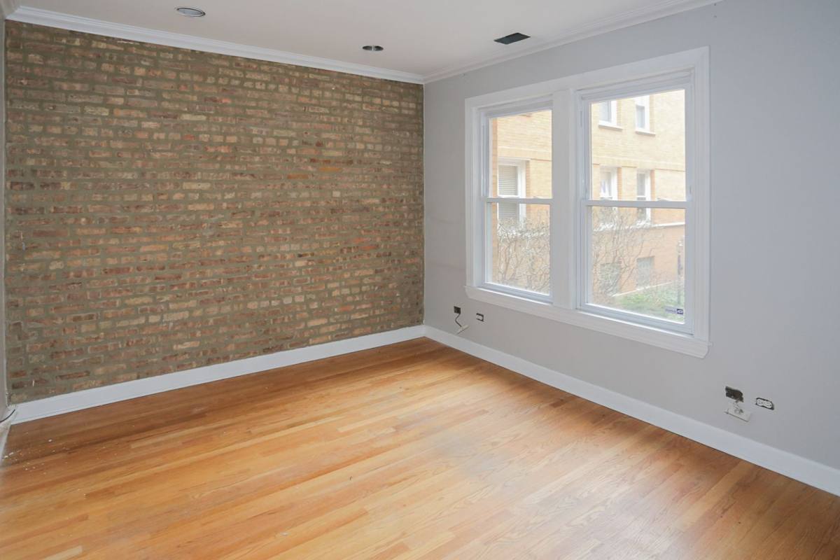 Condo for rent at 628 W Roscoe St, Chicago, IL 60657