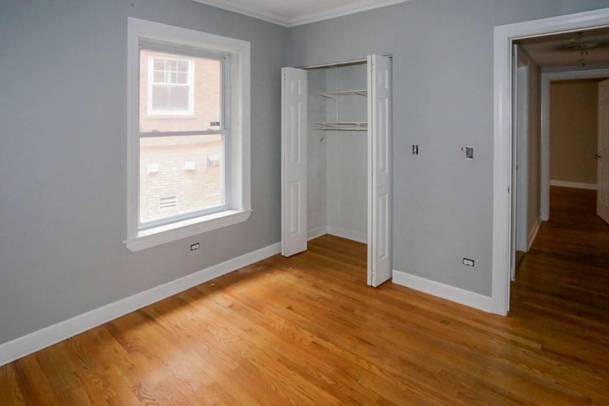 Condo for rent at 628 W Roscoe St, Chicago, IL 60657