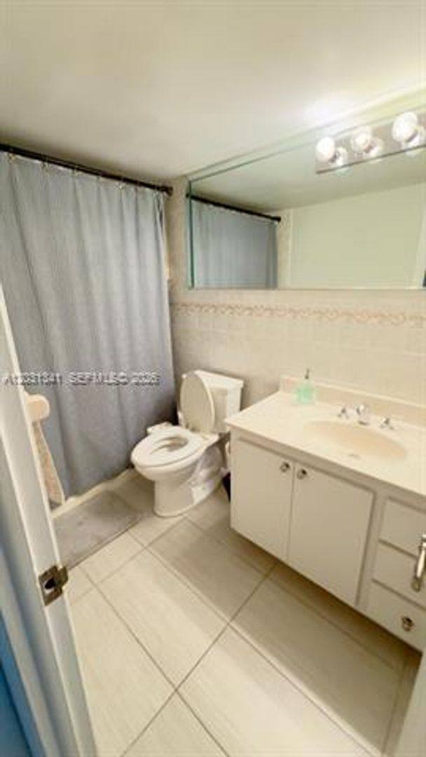Apartment for rent at 5555 Collins Ave, Miami Beach, FL 33140
