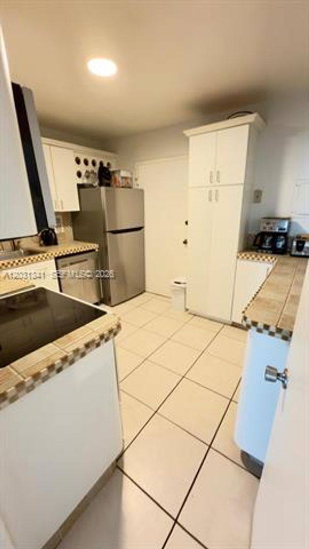 Apartment for rent at 5555 Collins Ave, Miami Beach, FL 33140