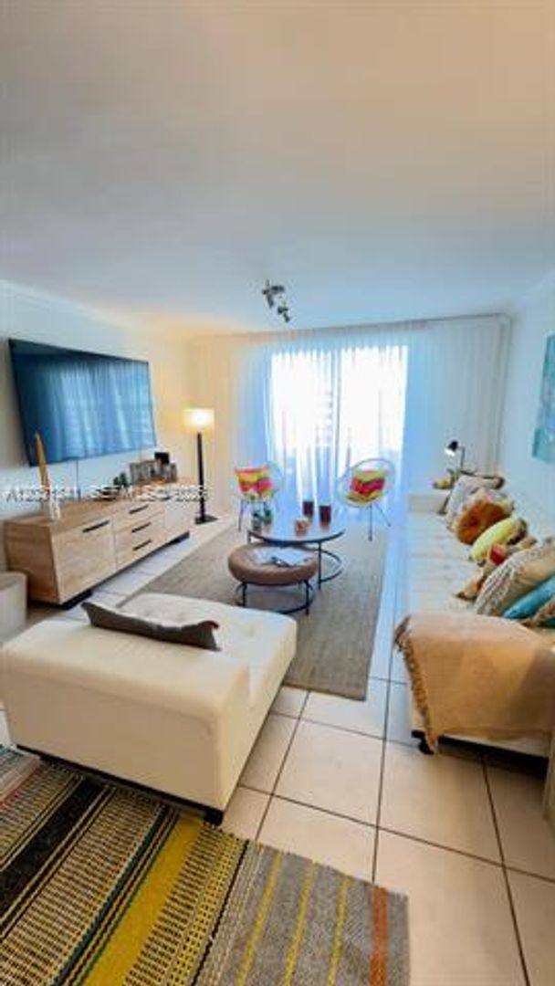 Apartment for rent at 5555 Collins Ave, Miami Beach, FL 33140