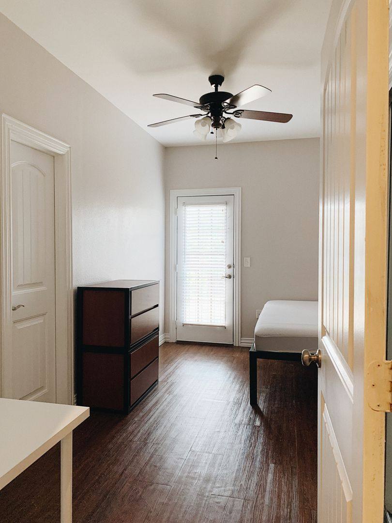 Townhouse for rent at 2410 S 2nd St, Waco, TX 76706