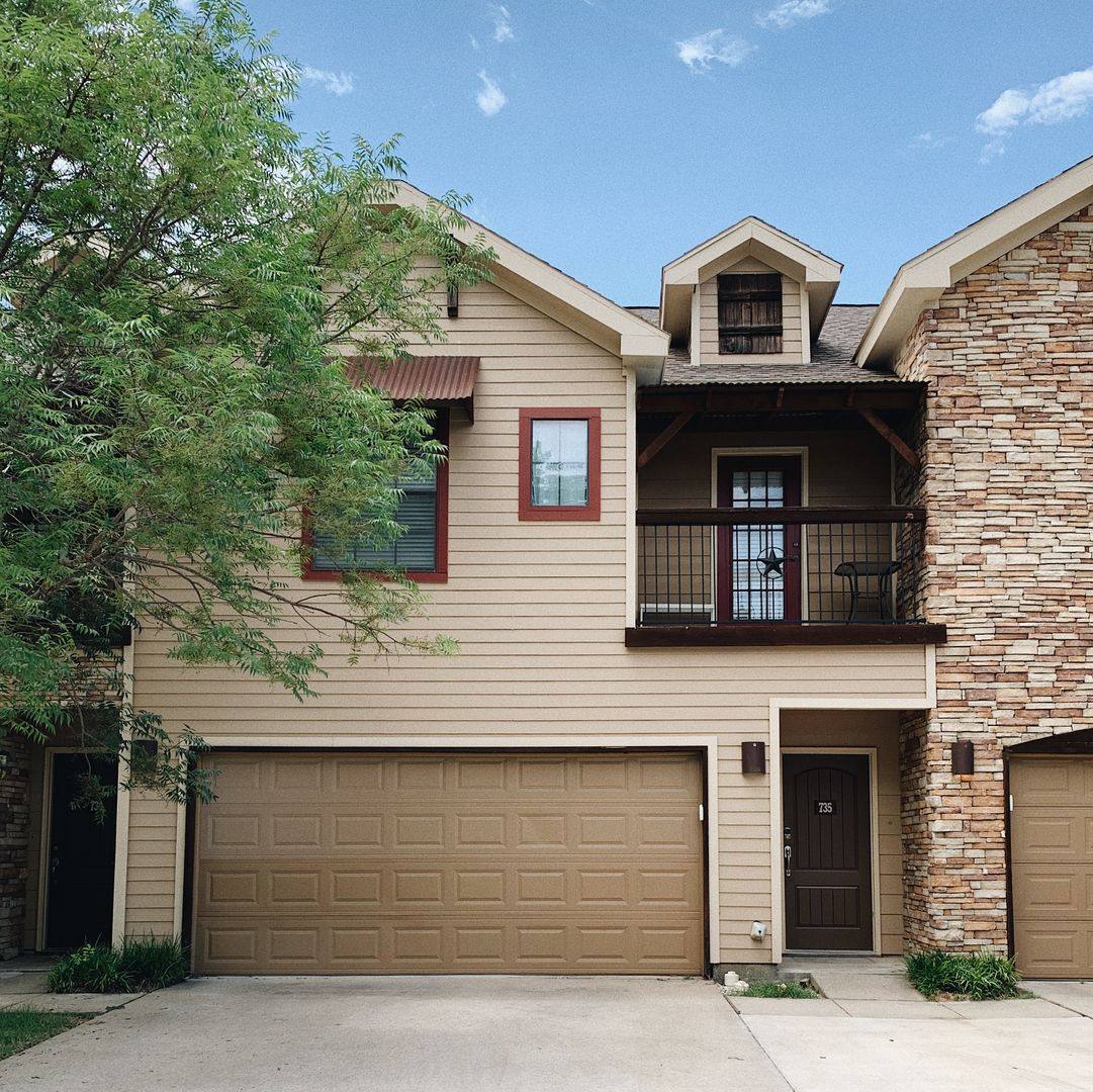 Townhouse for rent at 2410 S 2nd St, Waco, TX 76706