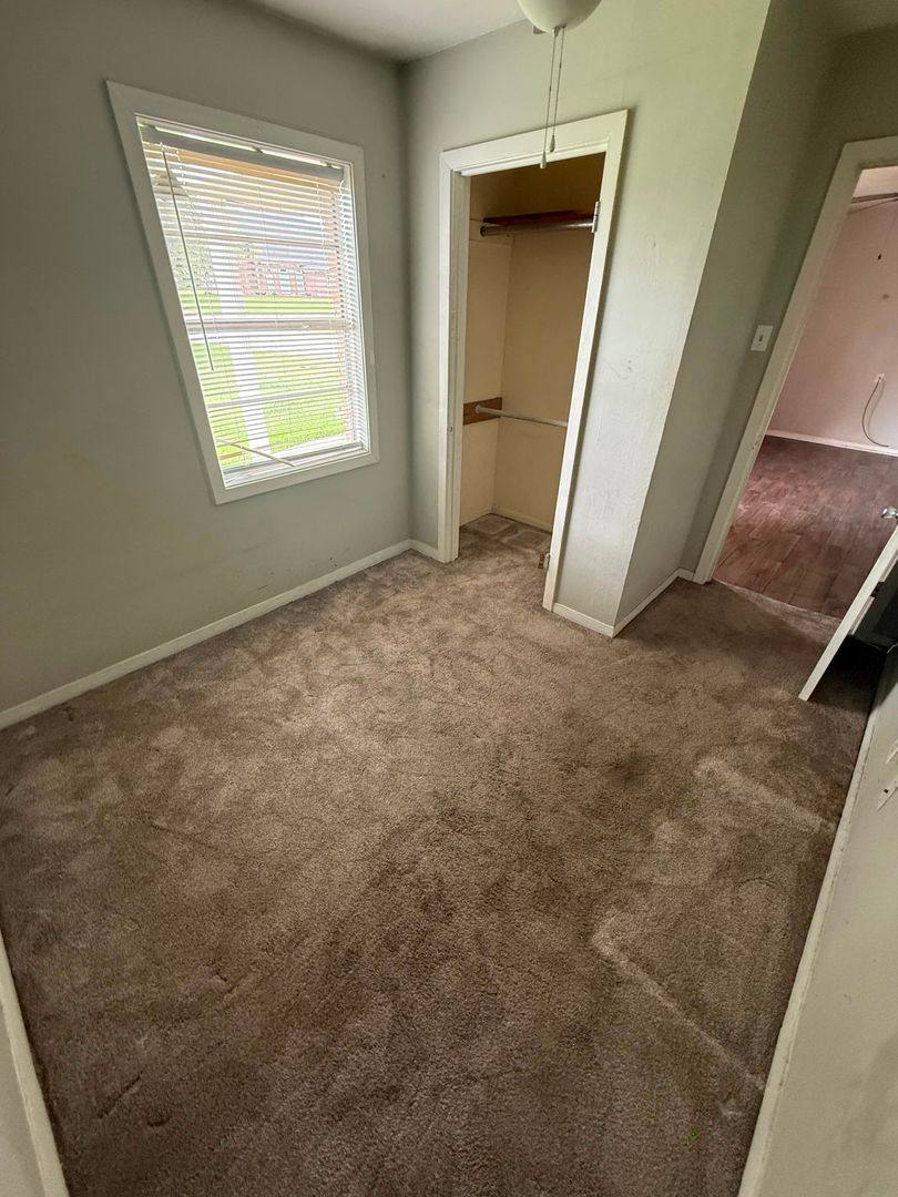 Apartment for rent at 1107 S 16th St, Nederland, TX 77627