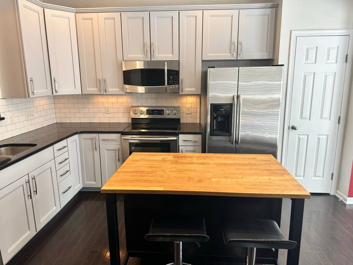 Townhouse for rent at 234 W Bland St, Charlotte, NC 28203