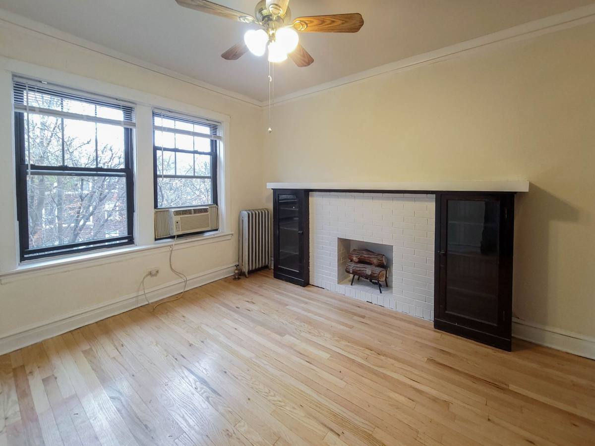 Apartment for rent at 4844 N Rockwell St, Chicago, IL 60625