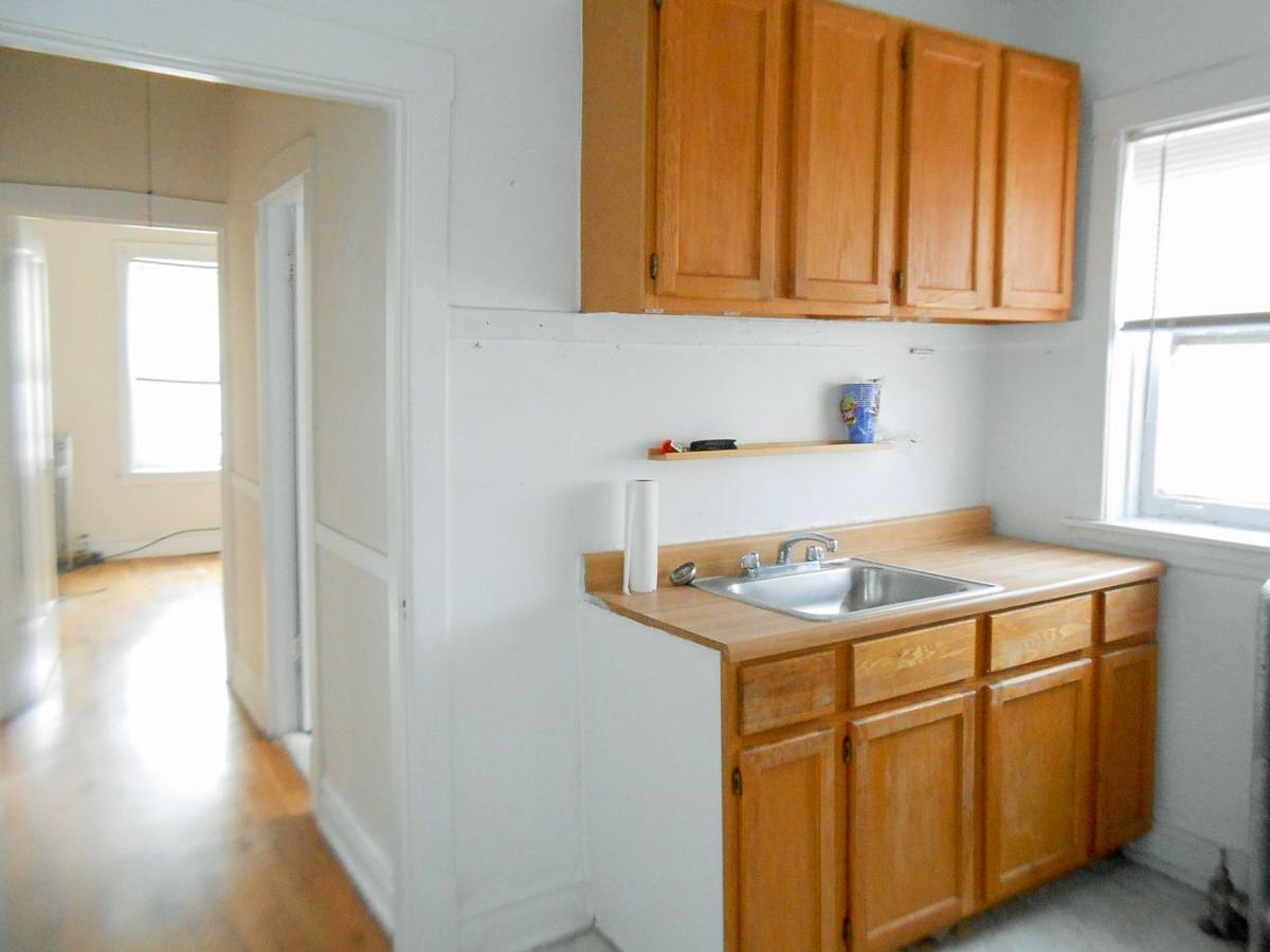 Apartment for rent at 4844 N Rockwell St, Chicago, IL 60625