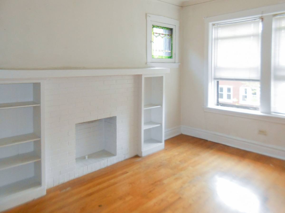Apartment for rent at 4844 N Rockwell St, Chicago, IL 60625