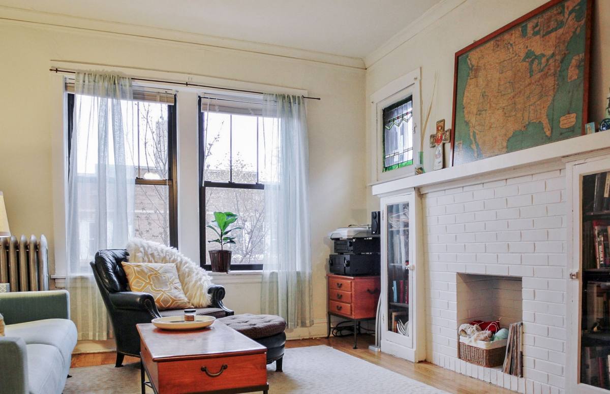 Apartment for rent at 4844 N Rockwell St, Chicago, IL 60625
