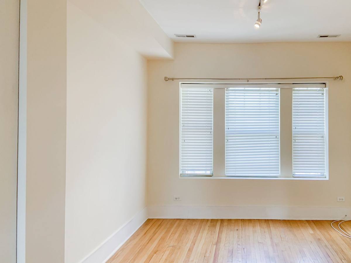 Apartment for rent at 1849 W Cornelia Ave, Chicago, IL 60657