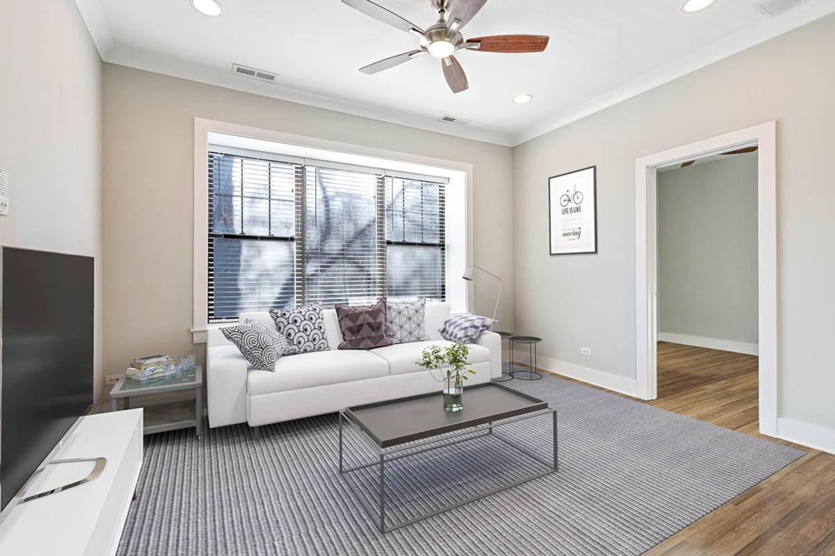 Apartment for rent at 1946 W Nelson St, Chicago, IL 60657