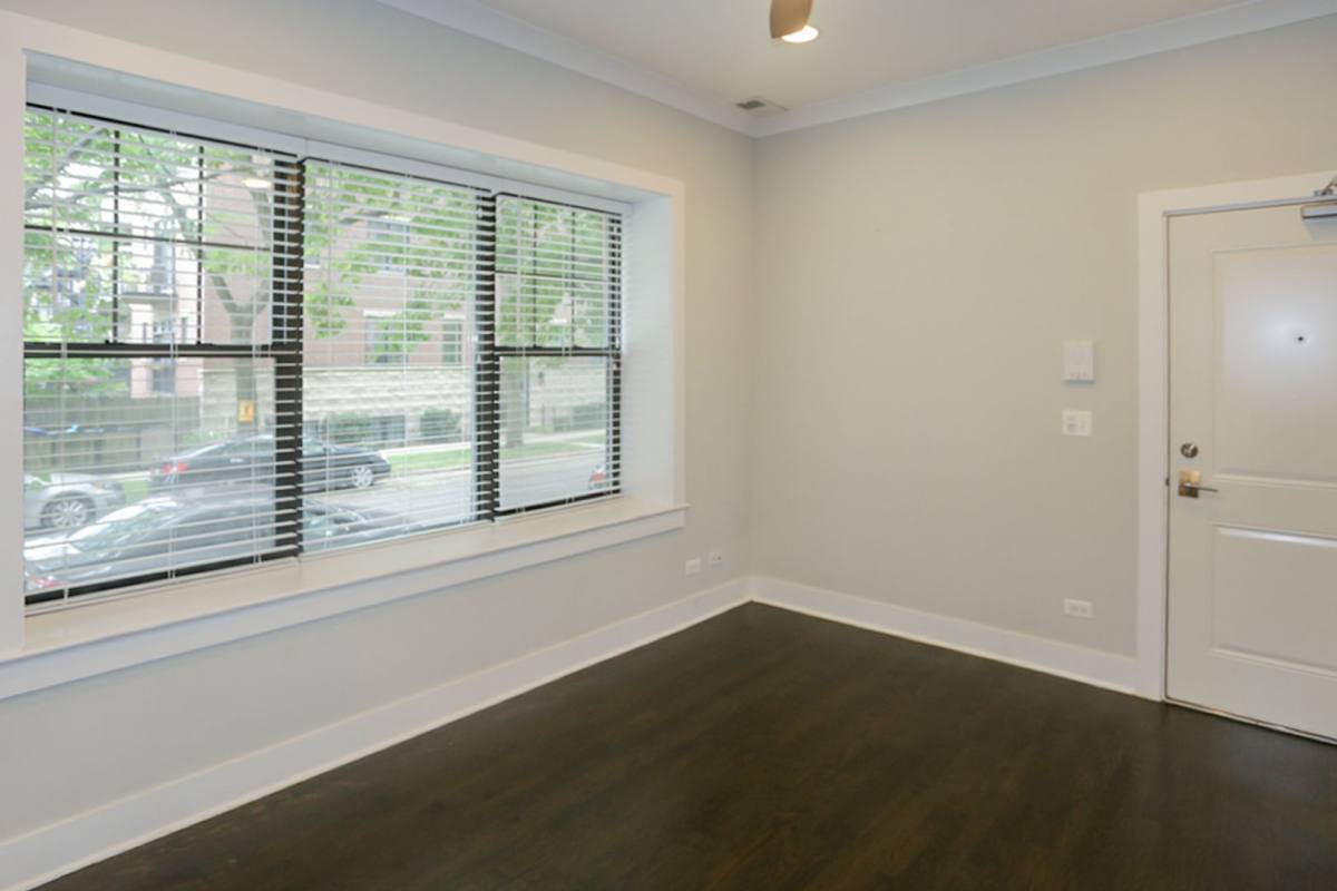 Apartment for rent at 1946 W Nelson St, Chicago, IL 60657