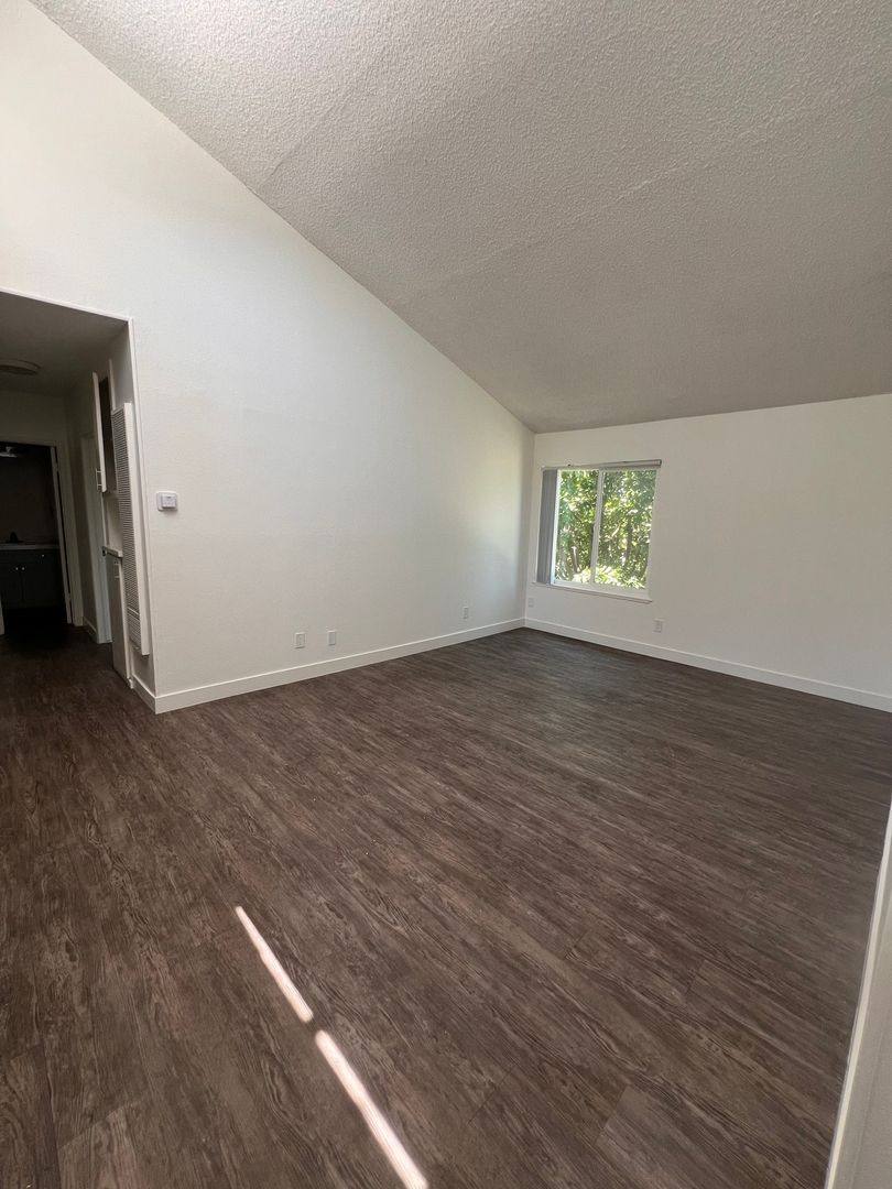 Apartment for rent at 7051 9th St, Buena Park, CA 90621