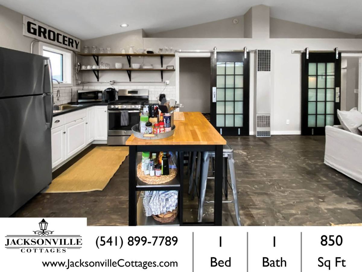 Apartment for rent at 200 A Garfield, Medford, OR 97501