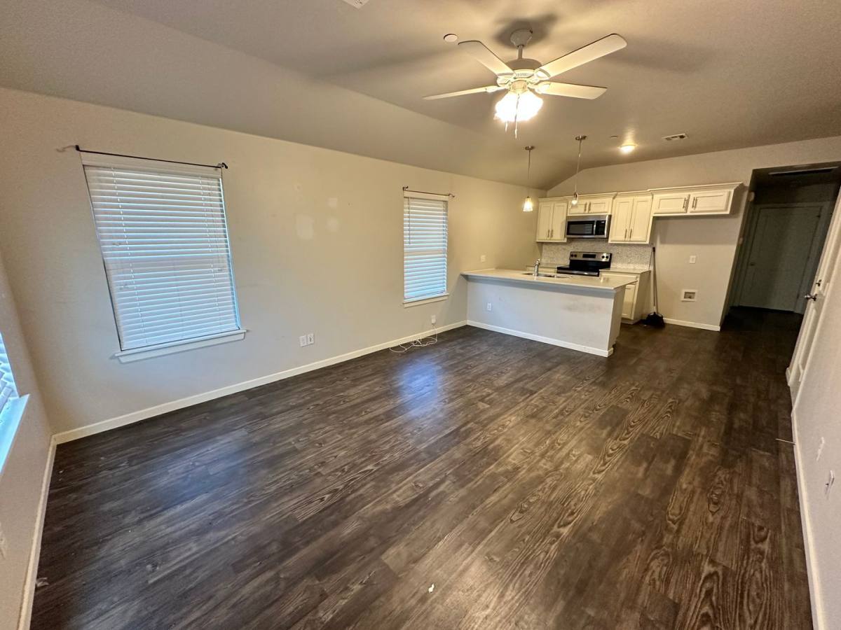 House for rent at 411 Summit Ridge Dr, Oklahoma City, OK 73114