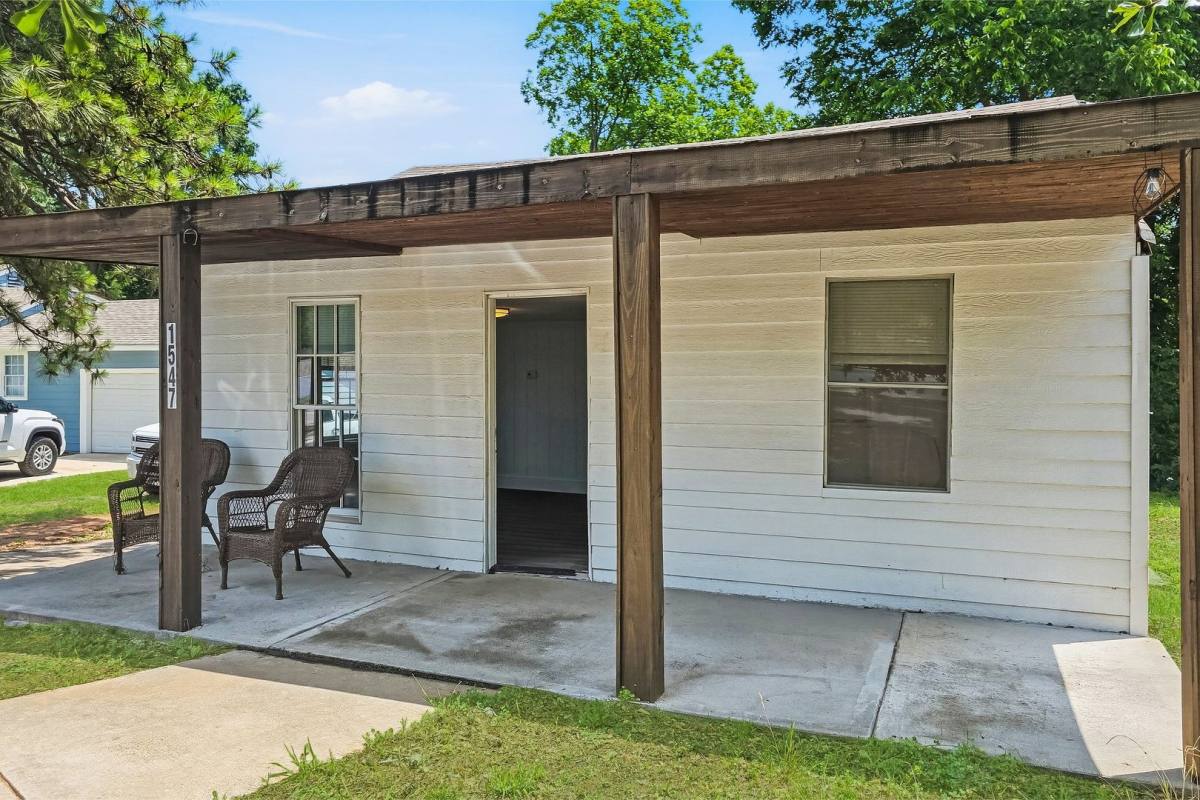 House for rent at 1547 Joyner Ave SE, Marietta, GA 30060