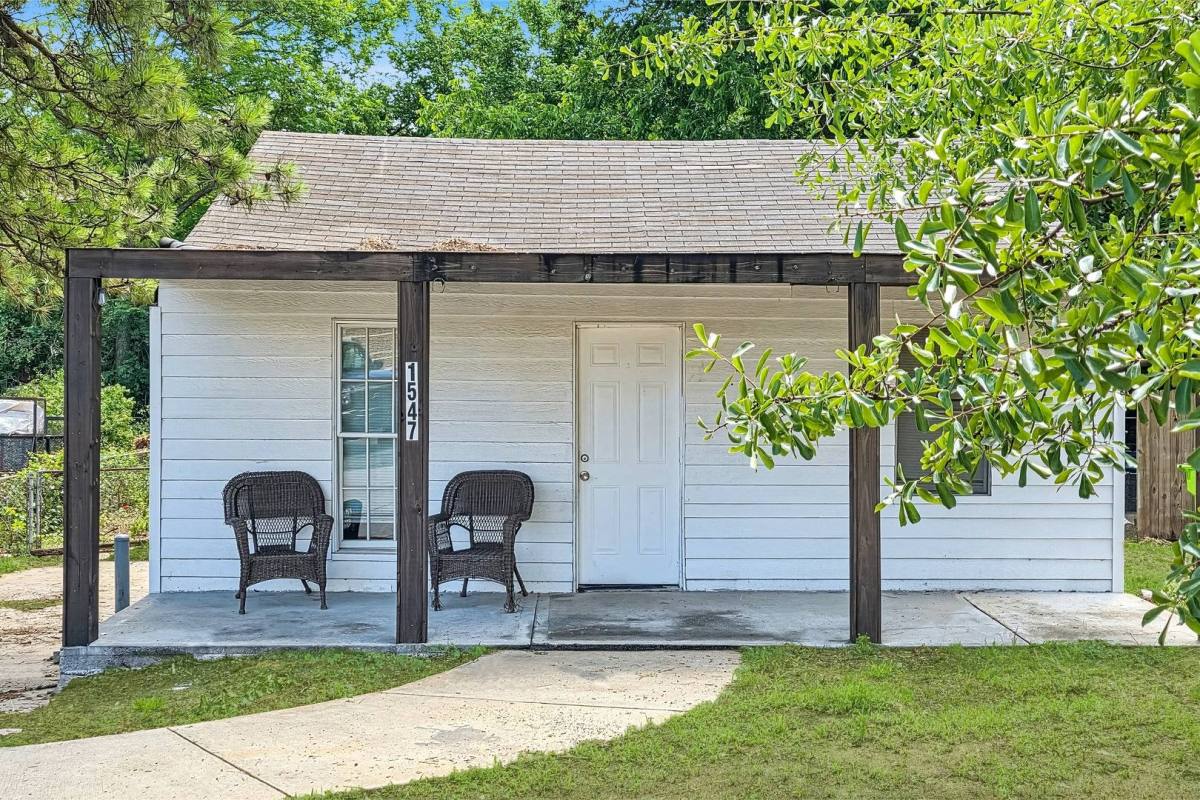 House for rent at 1547 Joyner Ave SE, Marietta, GA 30060