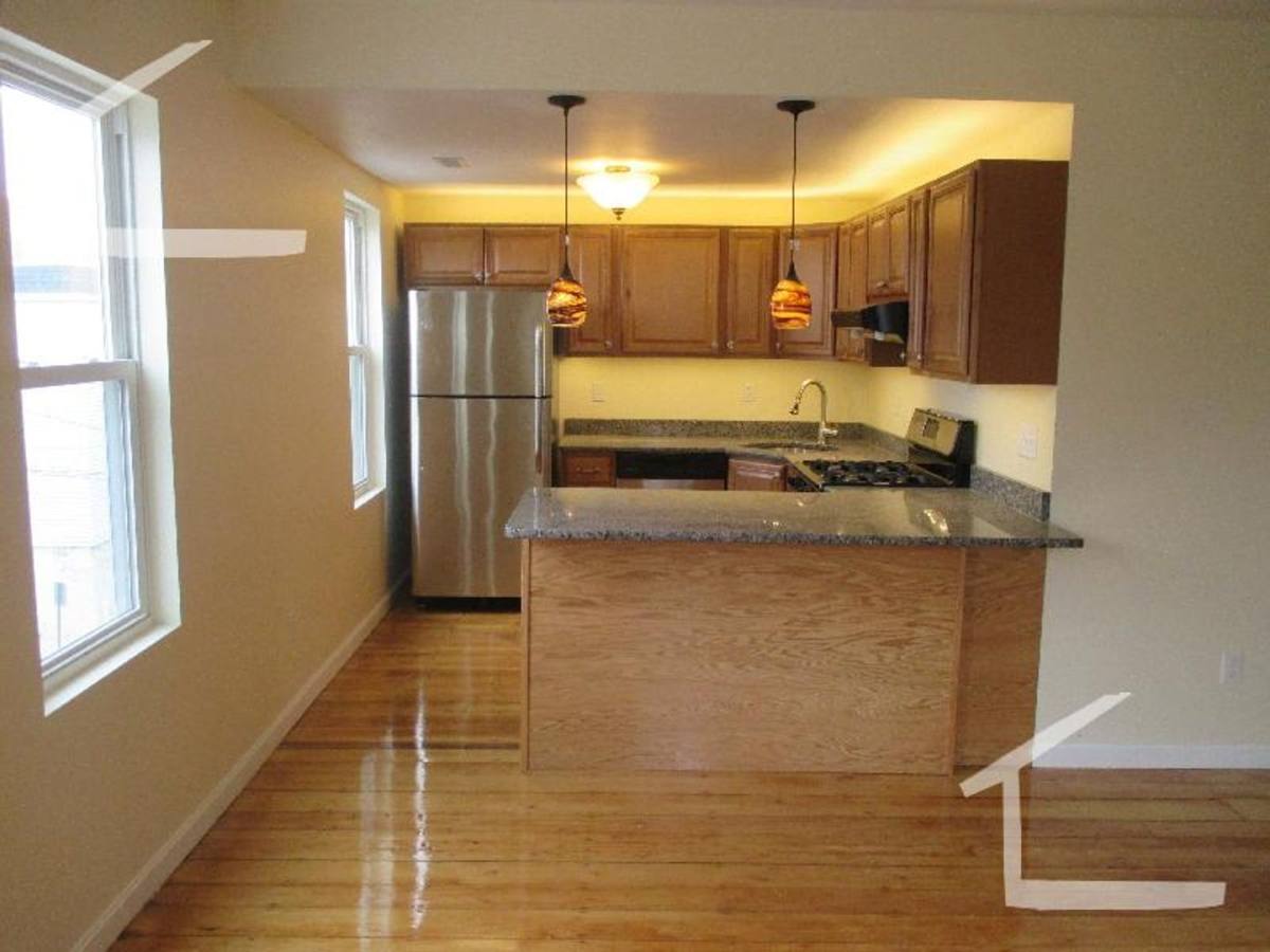 Apartment for rent at 5 Smythe St #2, Brookline, MA 02445