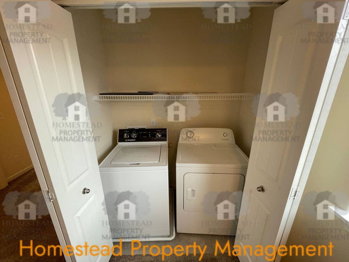 Apartment for rent at 1220-1222 SE Academy St, Dallas, OR 97338