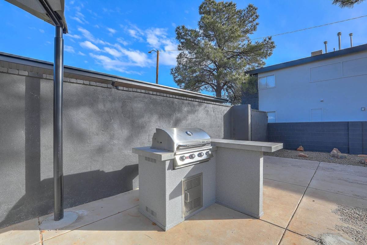 Apartment for rent at 1020 Valencia Dr SE, Albuquerque, NM 87108