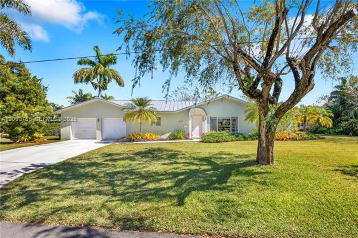 House for rent at 11625 SW 70th Ave, Miami, FL 33156