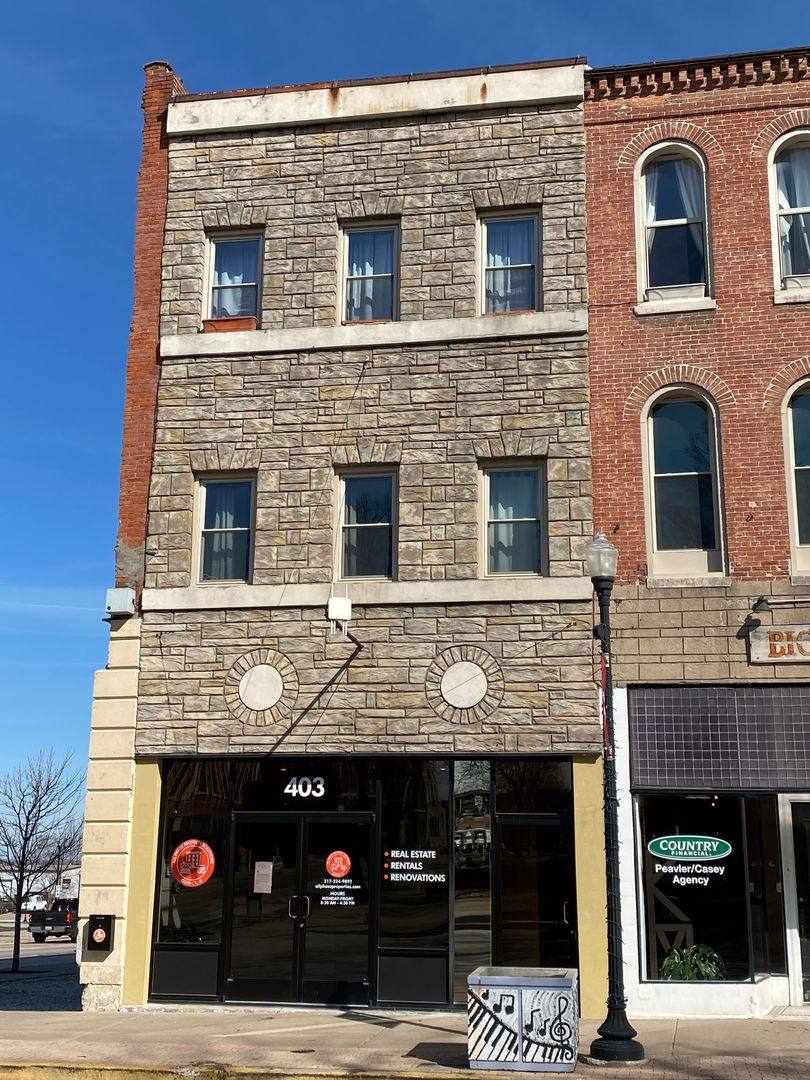 Apartment for rent at 403 Hampshire St, Quincy, IL 62301