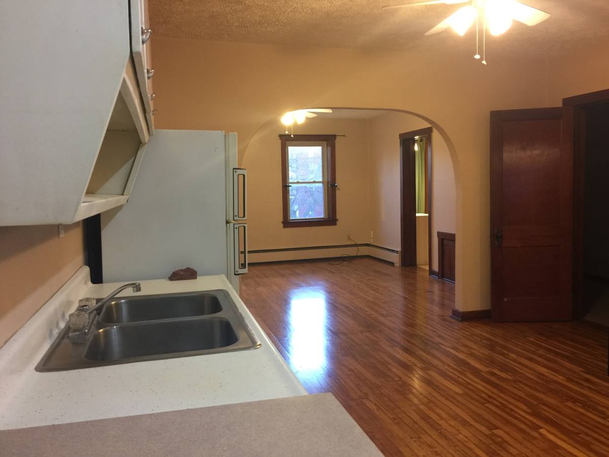 Apartment for rent at 403 Hampshire St, Quincy, IL 62301