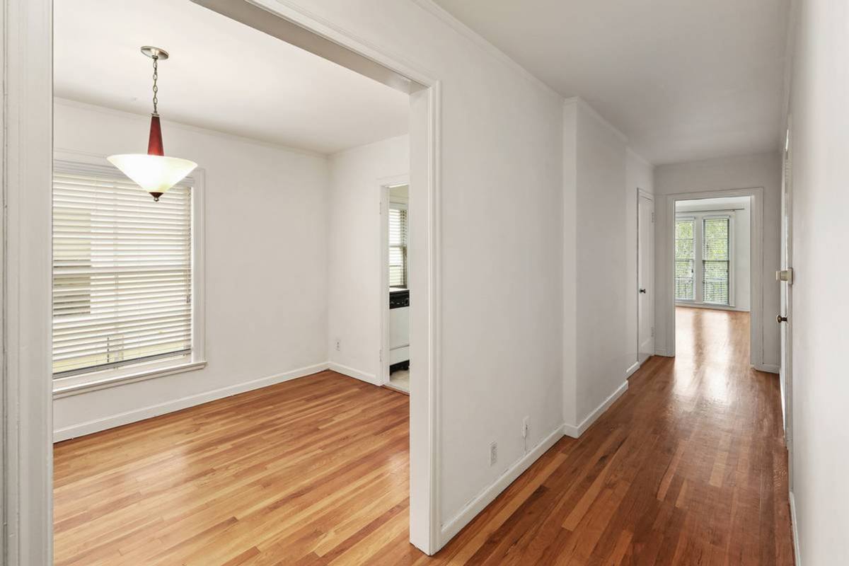 Apartment for rent at 1419-1421 Oak Grove Ave, Burlingame, CA 94010