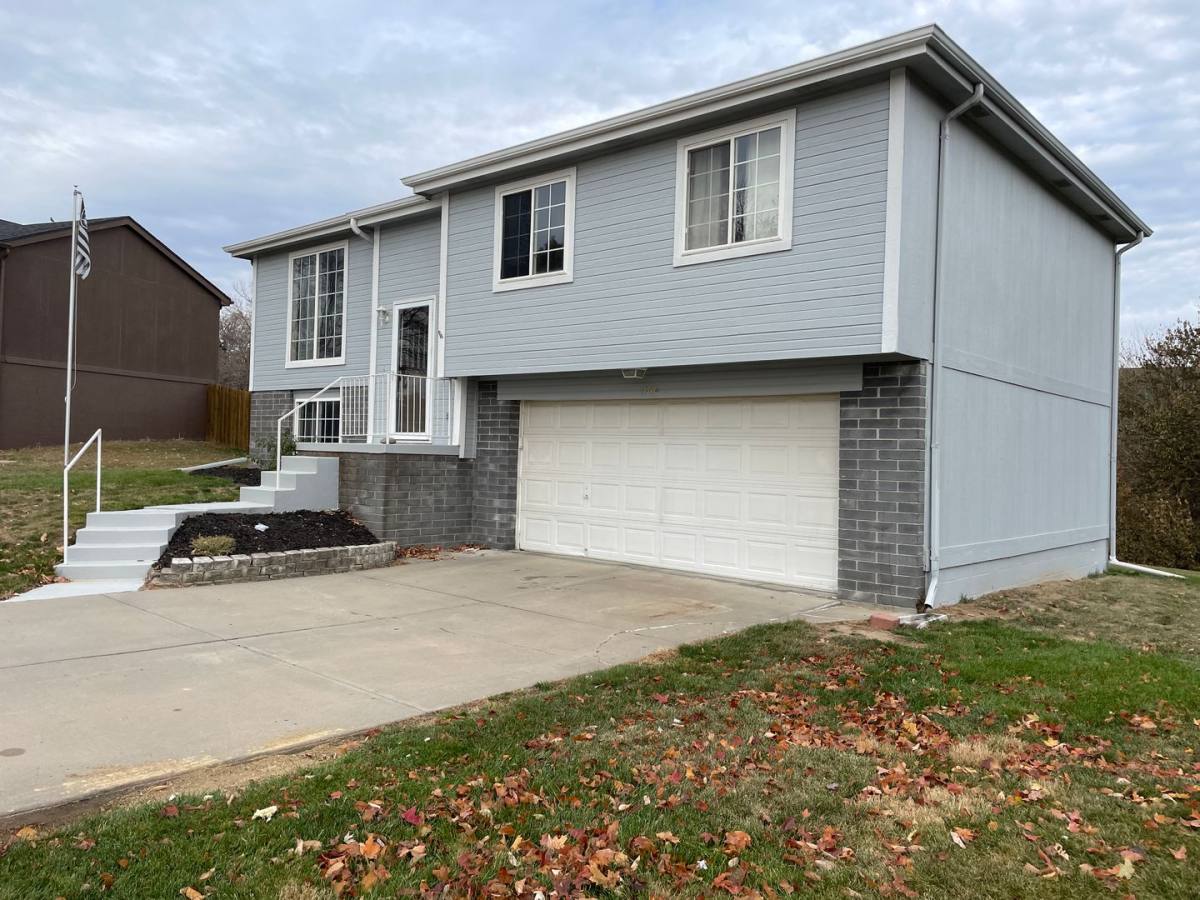 House for rent at 1704 Yorktown St, Bellevue, NE 68123