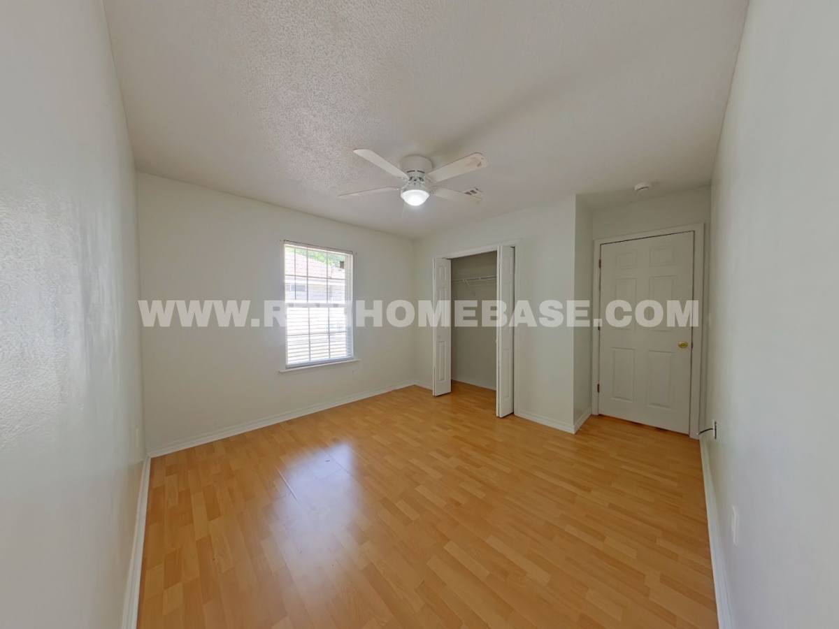House for rent at 304 Strawbridge Dr, Crestview, FL 32539