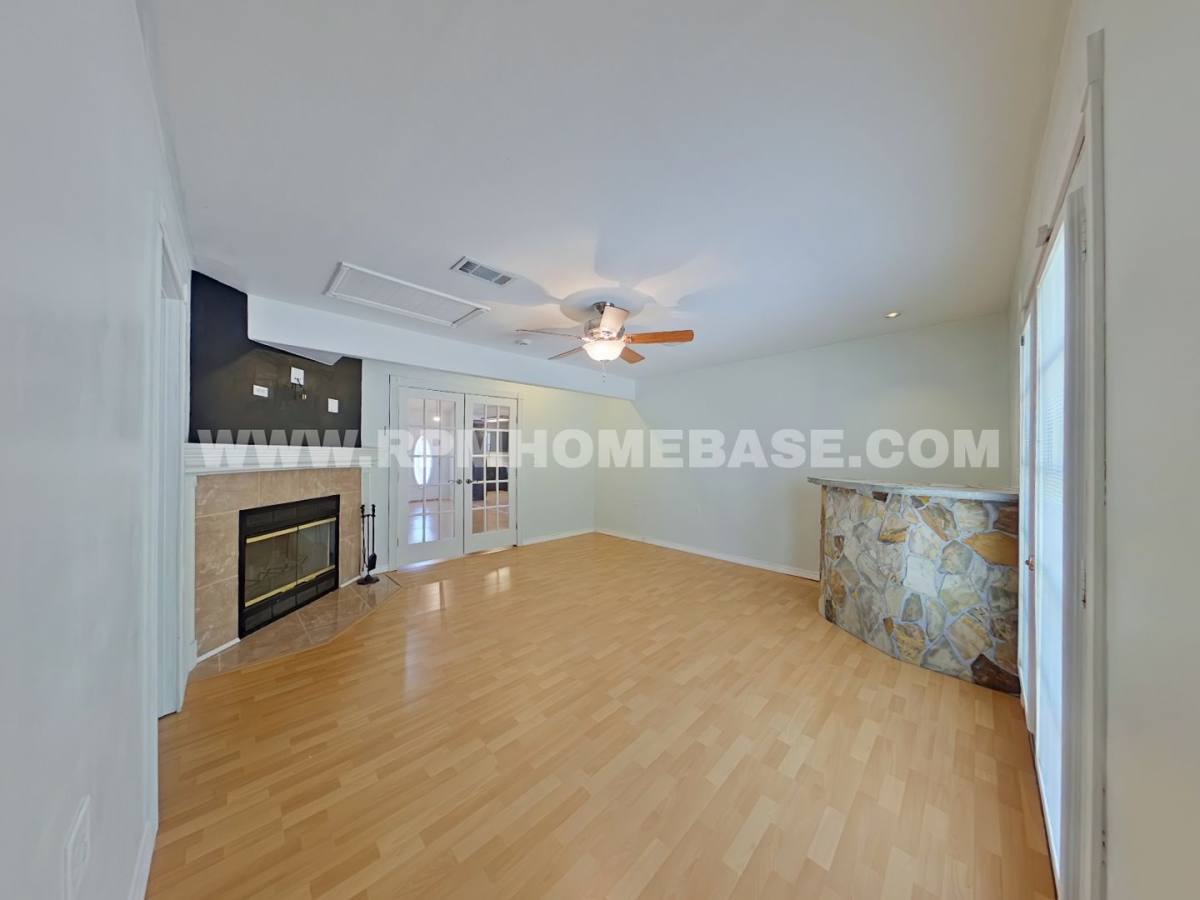 House for rent at 304 Strawbridge Dr, Crestview, FL 32539