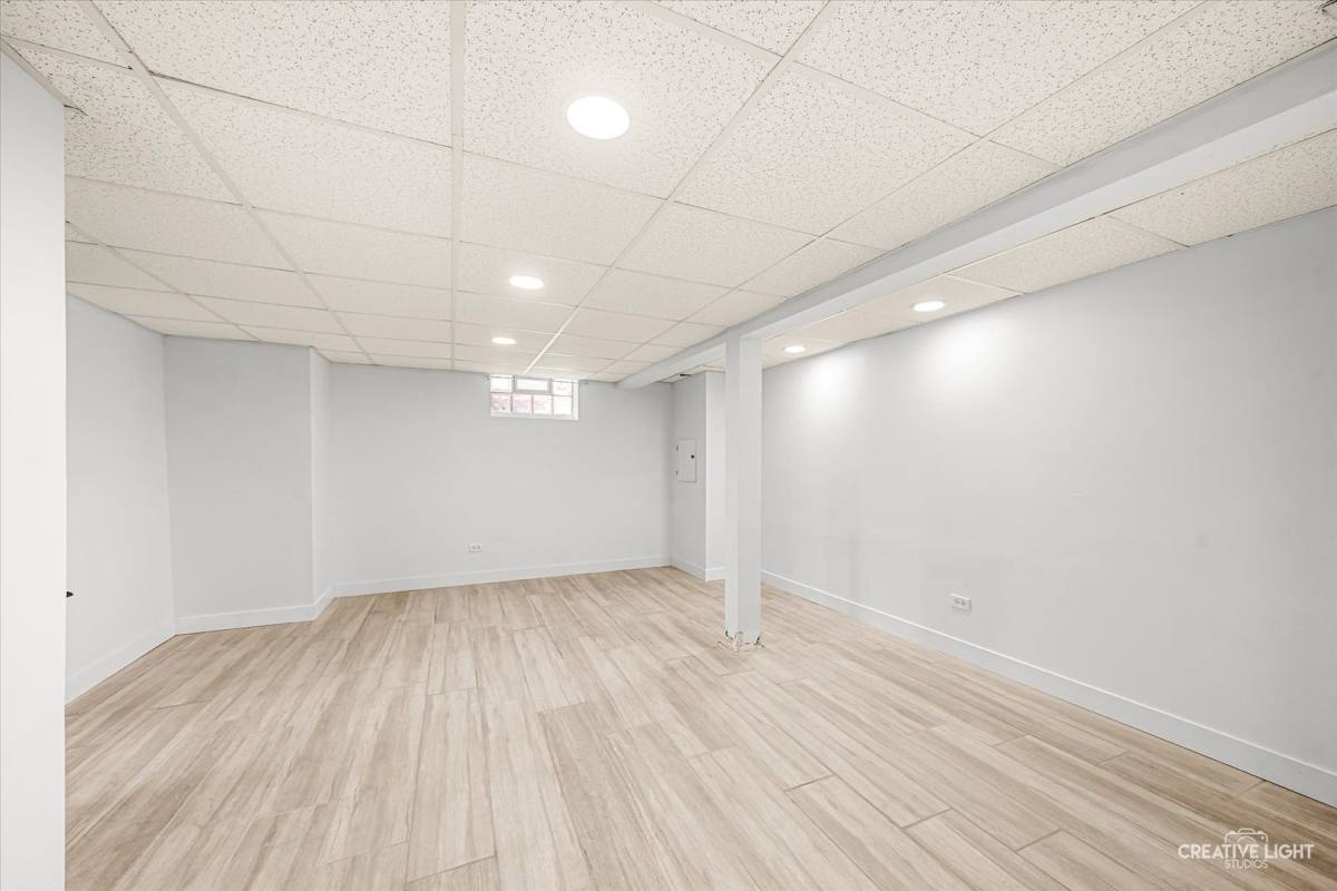 House for rent at 1010 W Roosevelt Rd, Wheaton, IL 60187