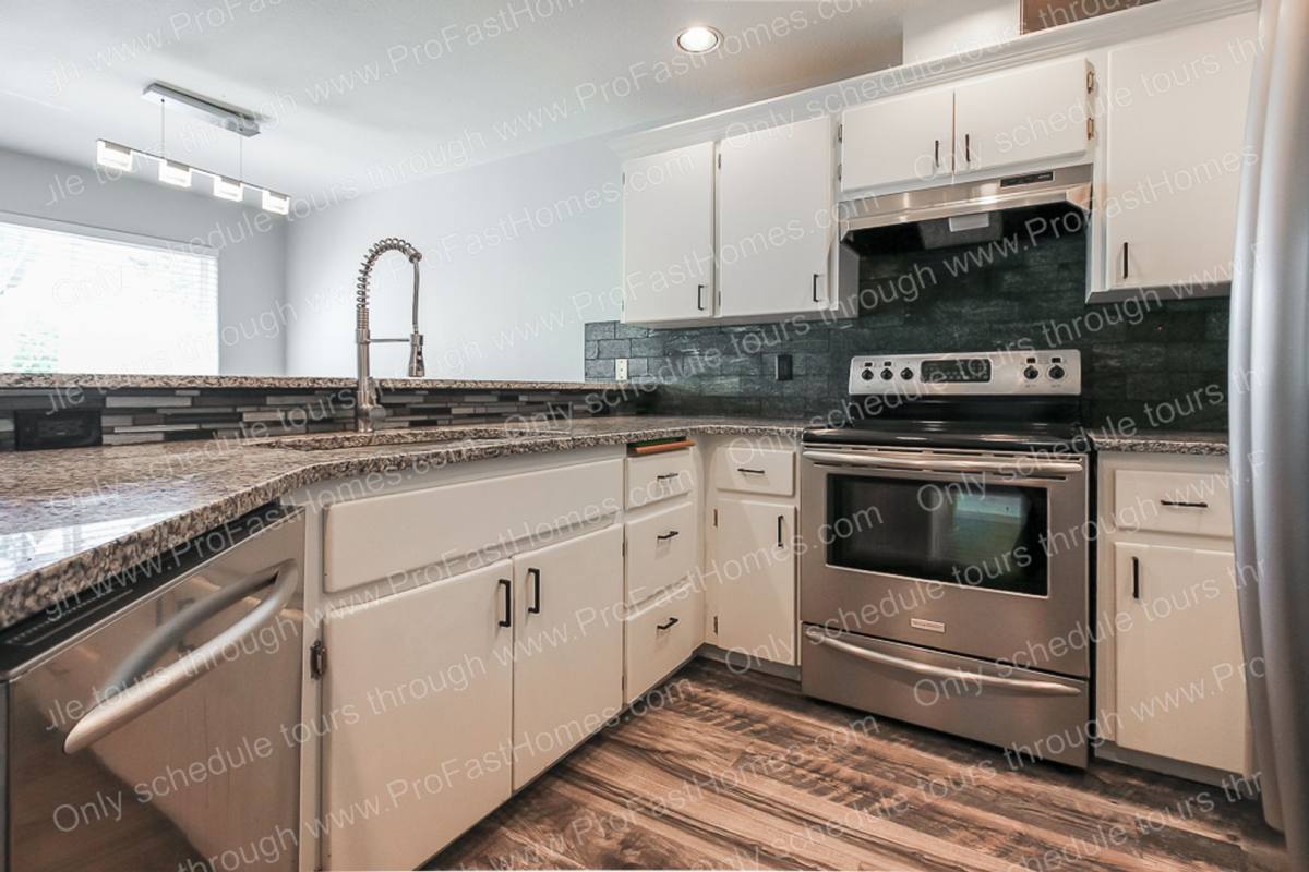 House for rent at 12530 SE Taggart St, Portland, OR 97236