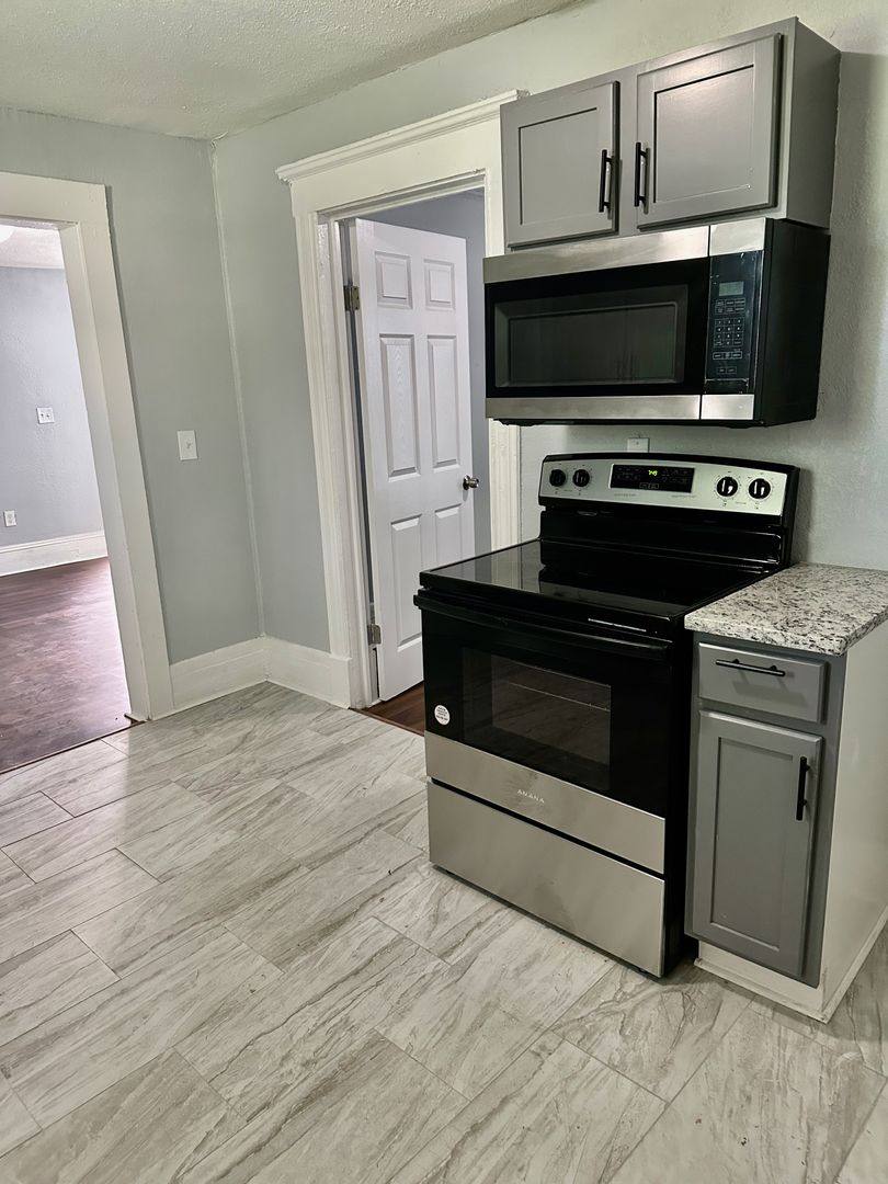 House for rent at 1010 E 13th St, Jacksonville, FL 32206